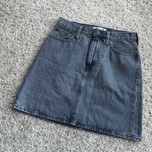 MADEWELL 🆕 NWT Rigid Denim High-Waist Gray Straight Mini Skirt Size 25 - Picture 4 of 8